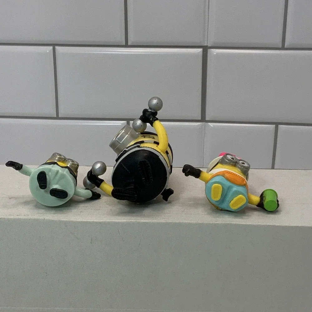 Minions Lot Plastic Mcdonalds 3 Despicable ME Figures